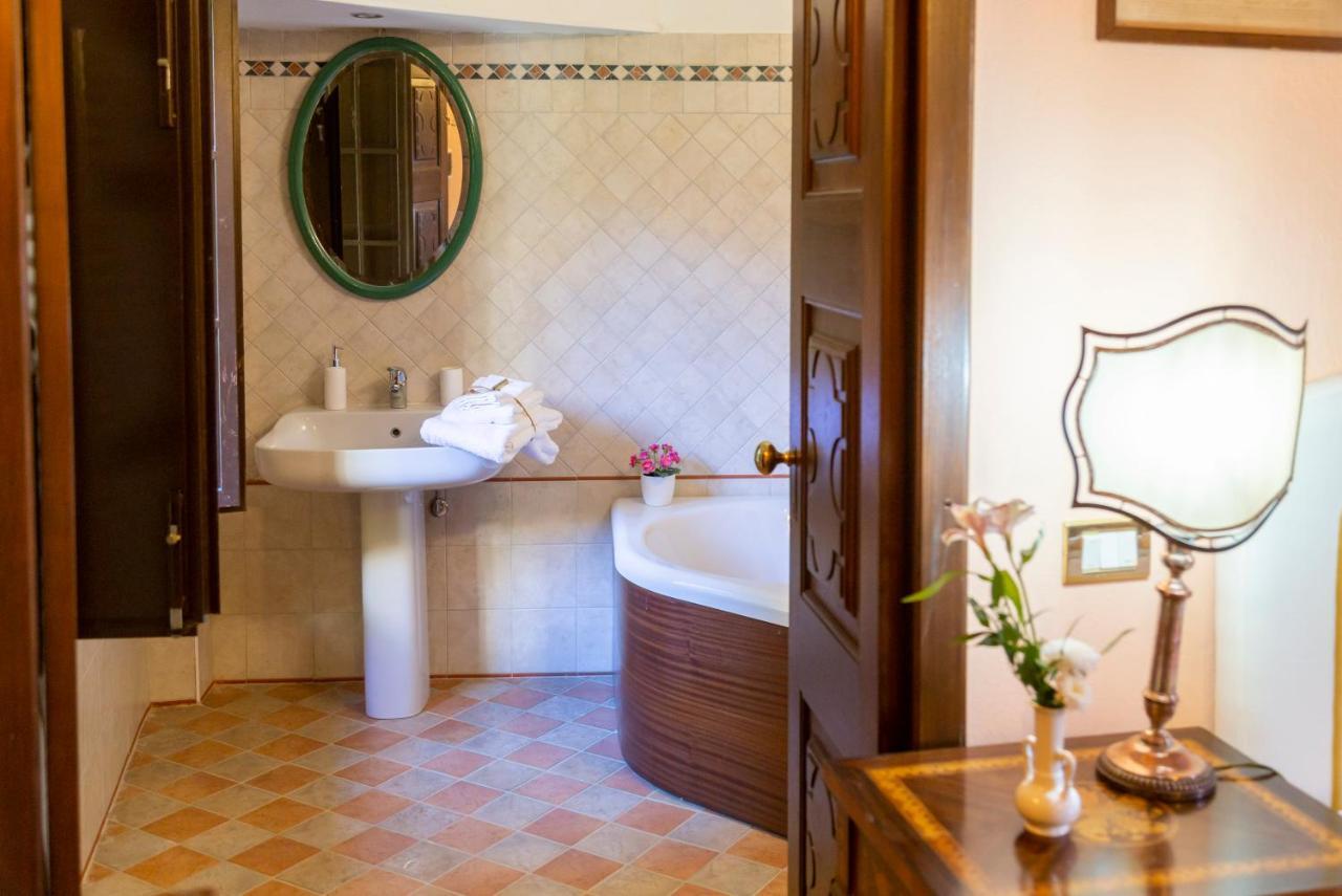 Bed and Breakfast Palazzo Sismonda Corneliano d'Alba Экстерьер фото