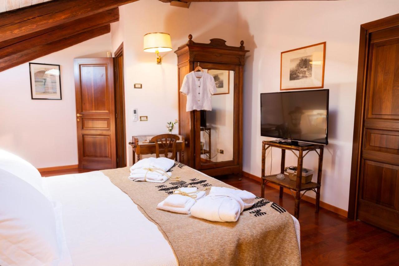 Bed and Breakfast Palazzo Sismonda Corneliano d'Alba Экстерьер фото