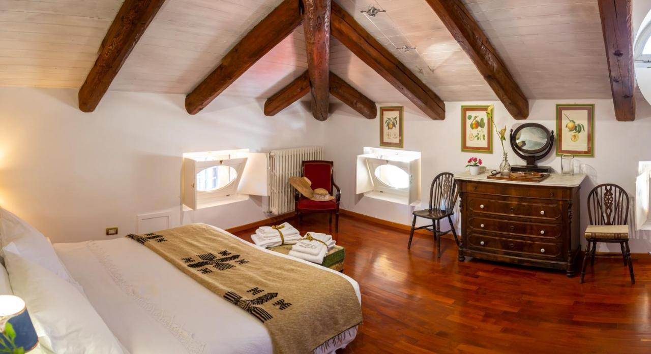 Bed and Breakfast Palazzo Sismonda Corneliano d'Alba Экстерьер фото